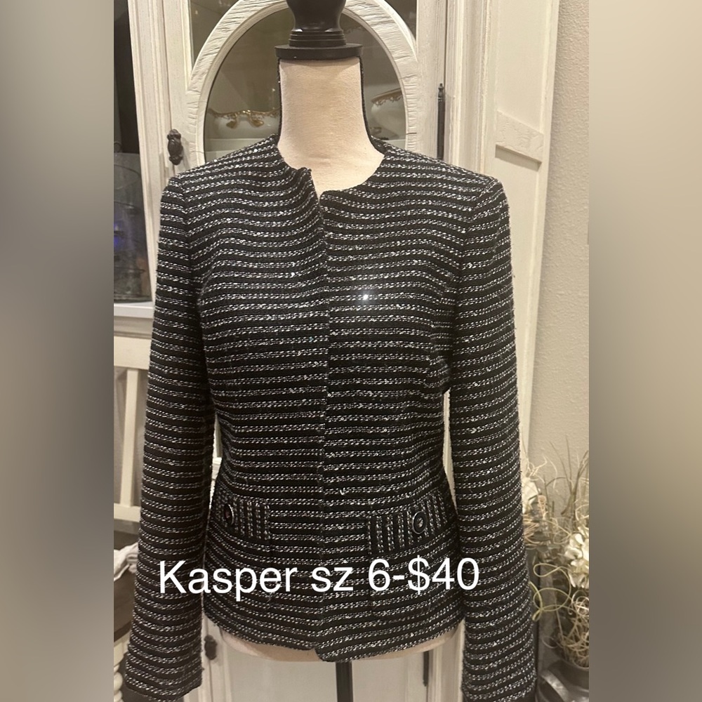 Classy Kasper blazer